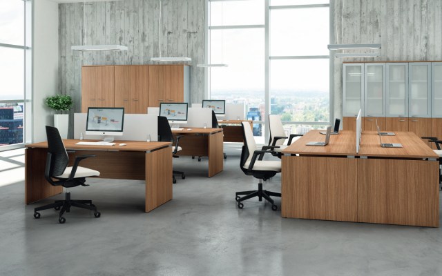 P4 operative desk